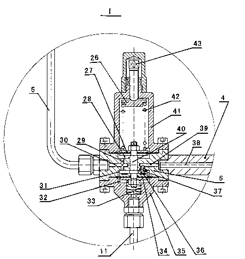 Pressure regulator with excessive flow auto-closing function by setting maximum flow