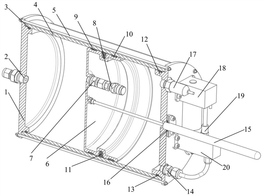 A closed pressure regulating oil tank with high precision detection of oil quantity