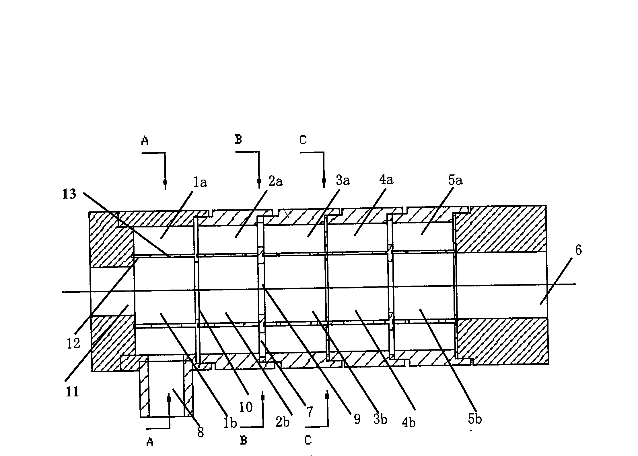 Coupled cavity for gyro-traveling wave amplifiers and coupling mode therefor