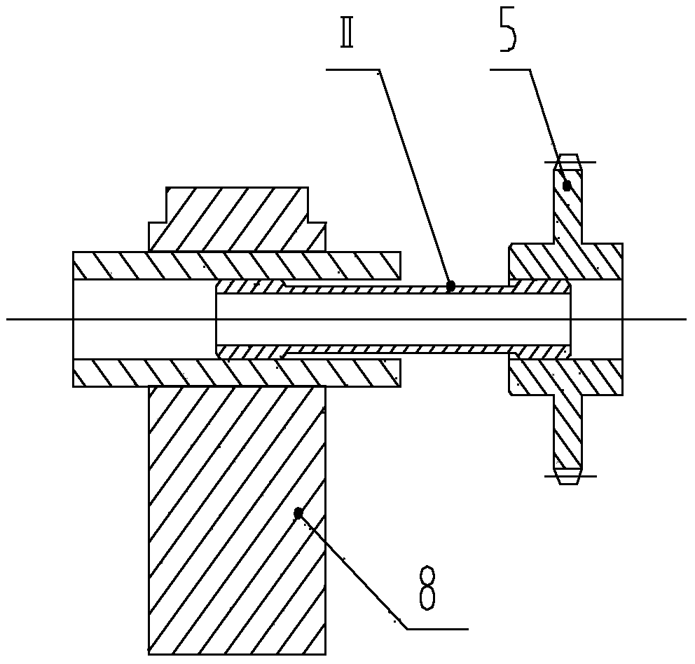 Connecting structure of multiple eccentric shafts and synchronous driving device thereof