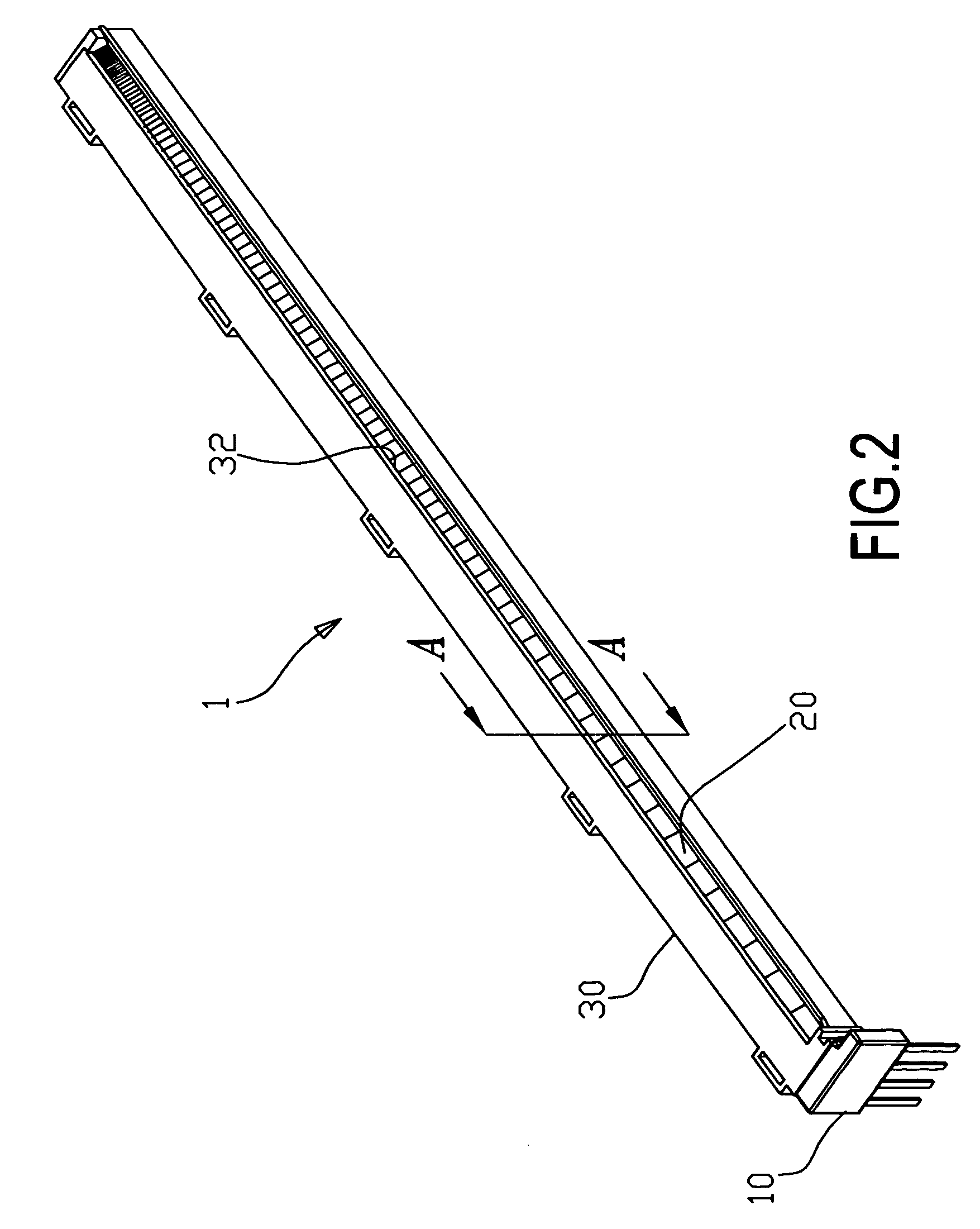 Linear light source for enhancing uniformity of beaming light within the beaming light's effective focal range