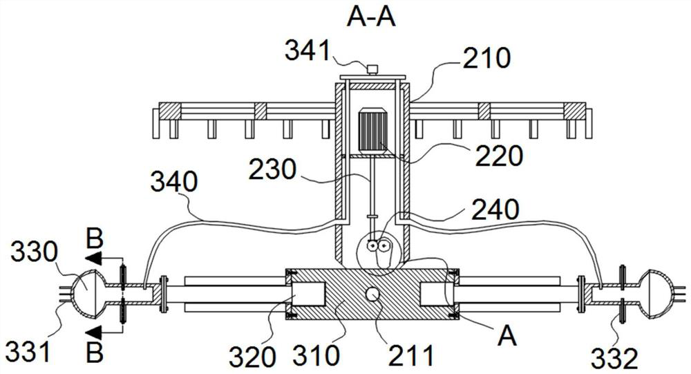 Novel railway oil tank truck cleaning device