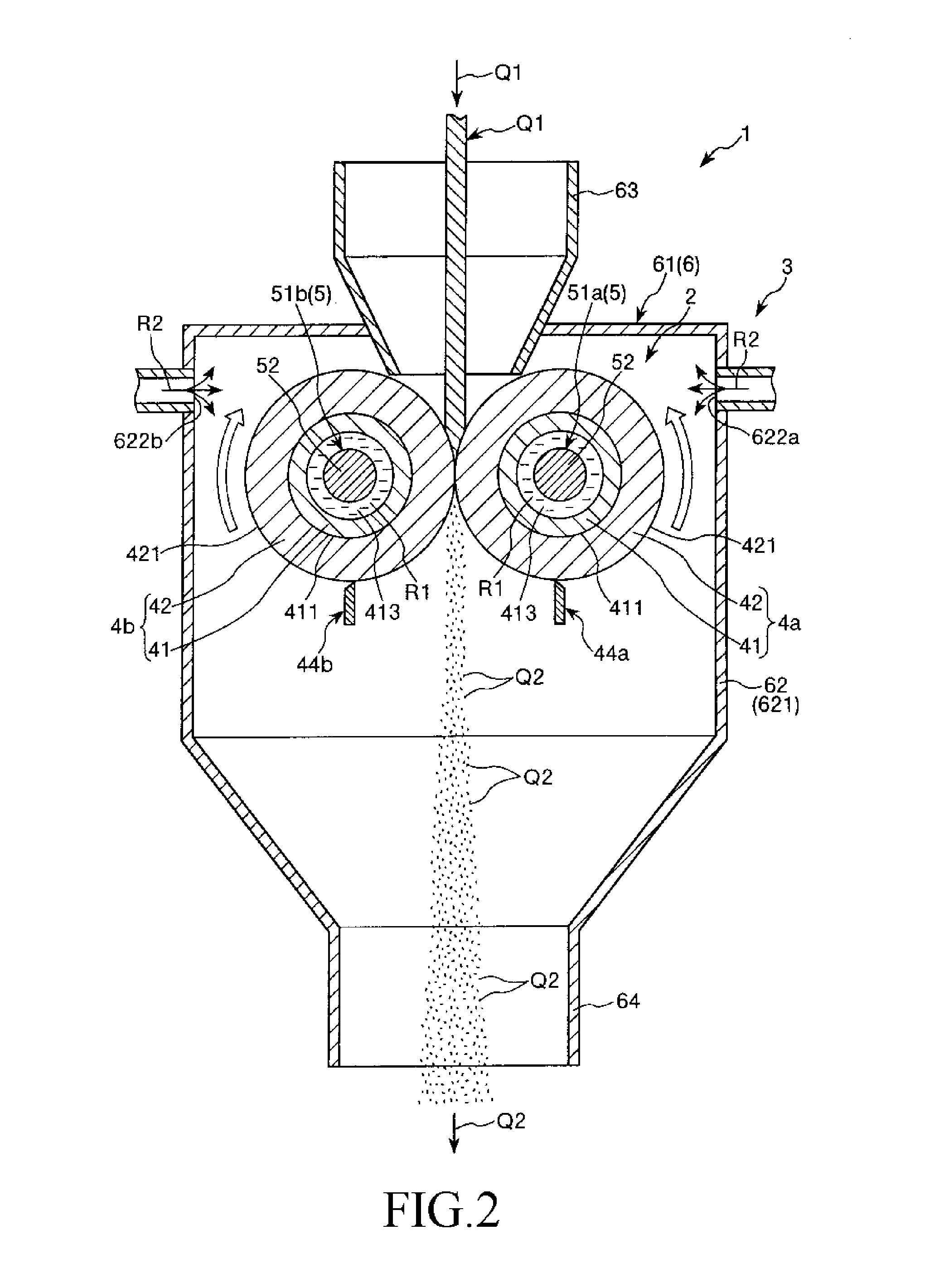 Pulverizing apparatus and pulverizing method