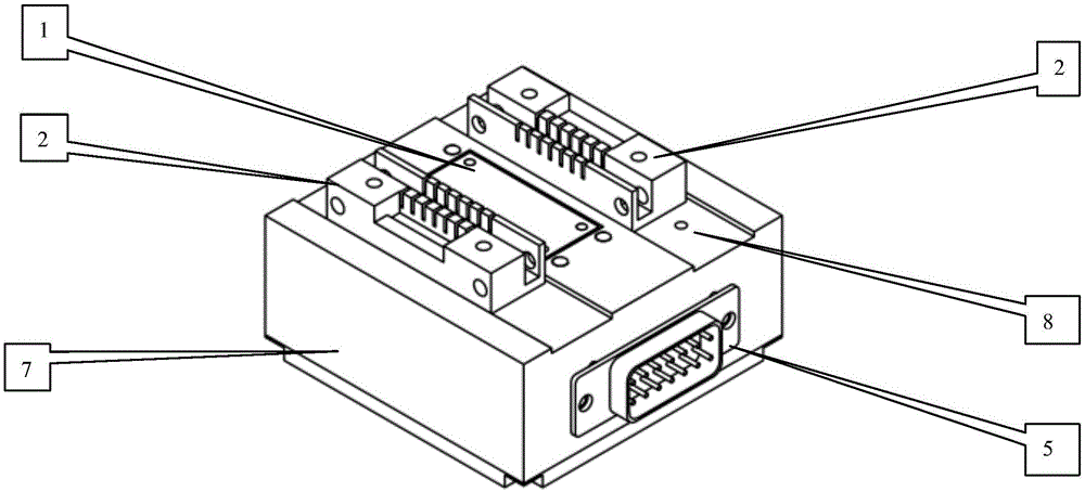 Miniature test clamp used for disk laser device for controlling shell temperature