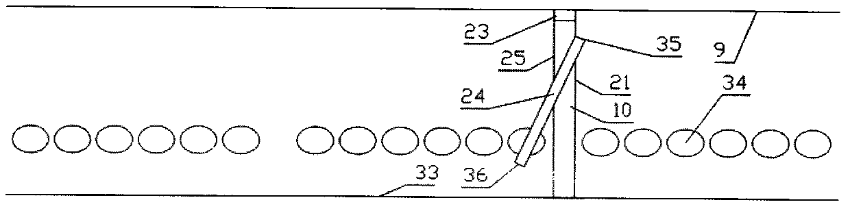 There-cabin step-leaping type solar heater having no water supplement tank or oblique diversion pipe