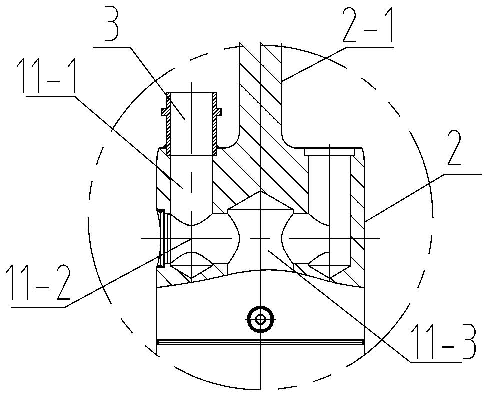 Rotary drilling rig elevator with gas transmission channel therein