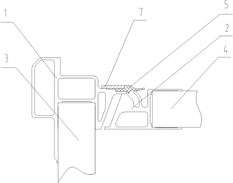 Sealing device between vertical wallboards of shelter