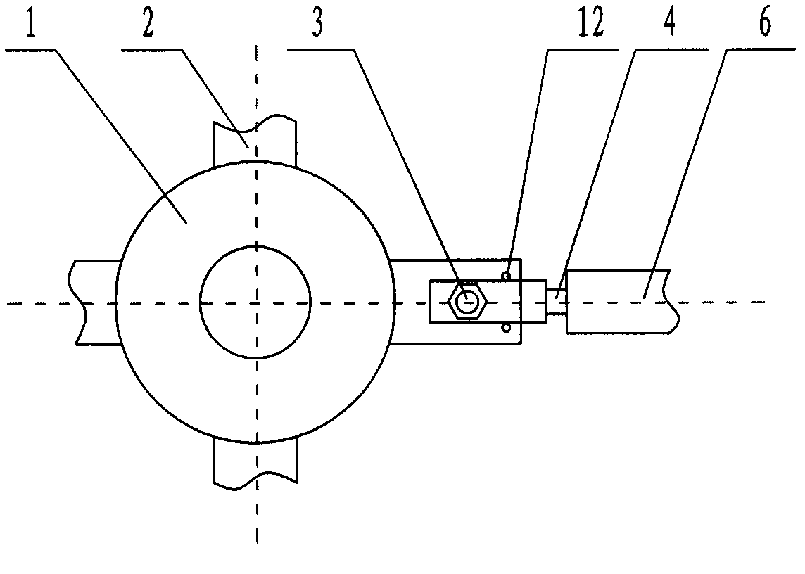 Axial impeller with vanes and hubs in composite hinge