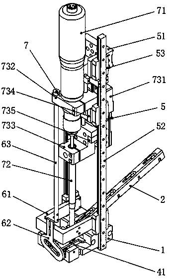 Automatic screw conveying device and automatic assembling equipment with same