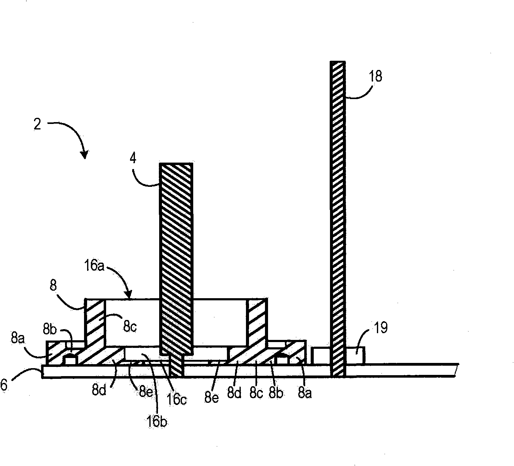 Antenna element and array of antenna elements