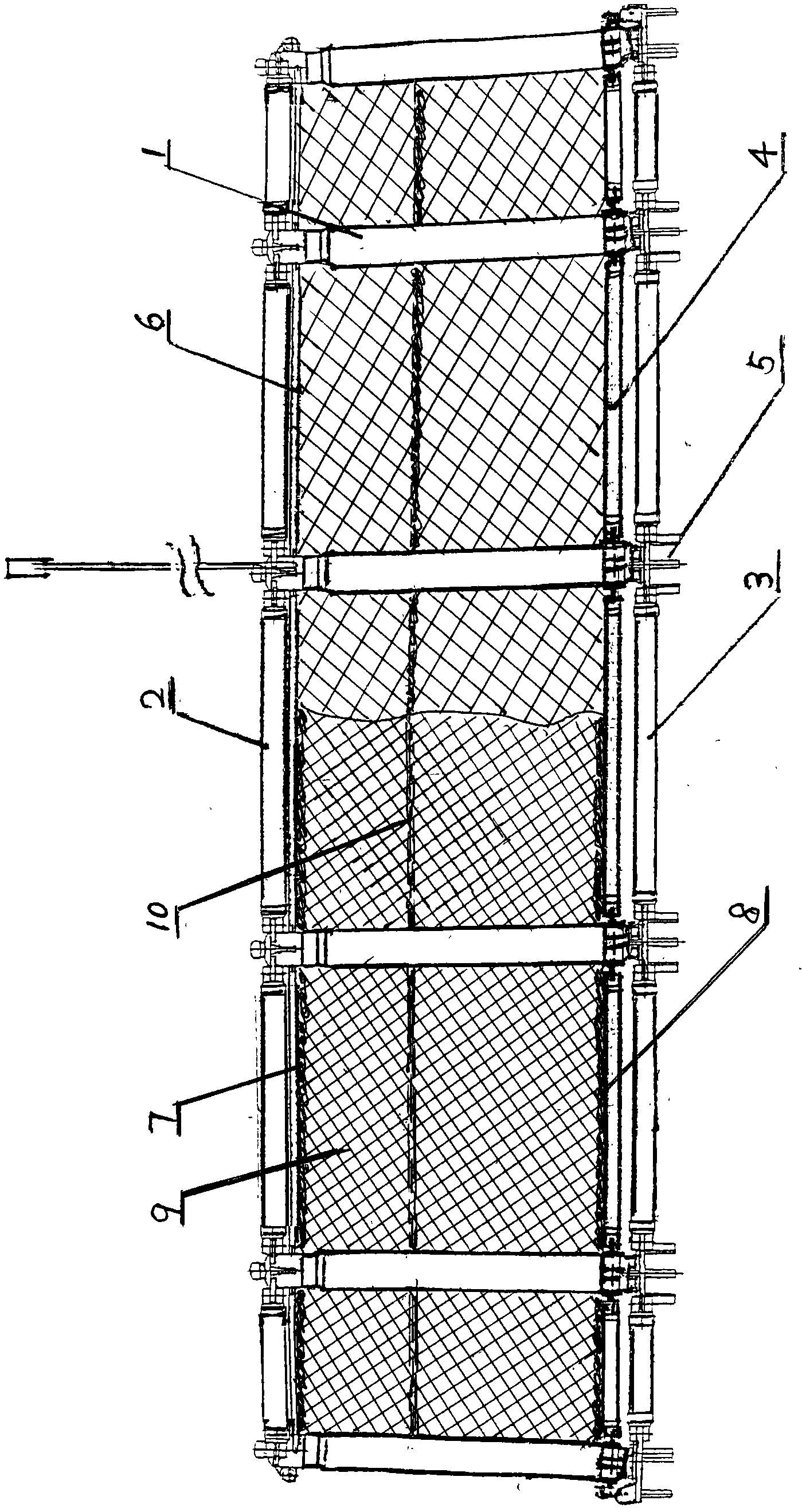 Ecological breeding net cage for cocultivation of sea cucumbers and sea urchins