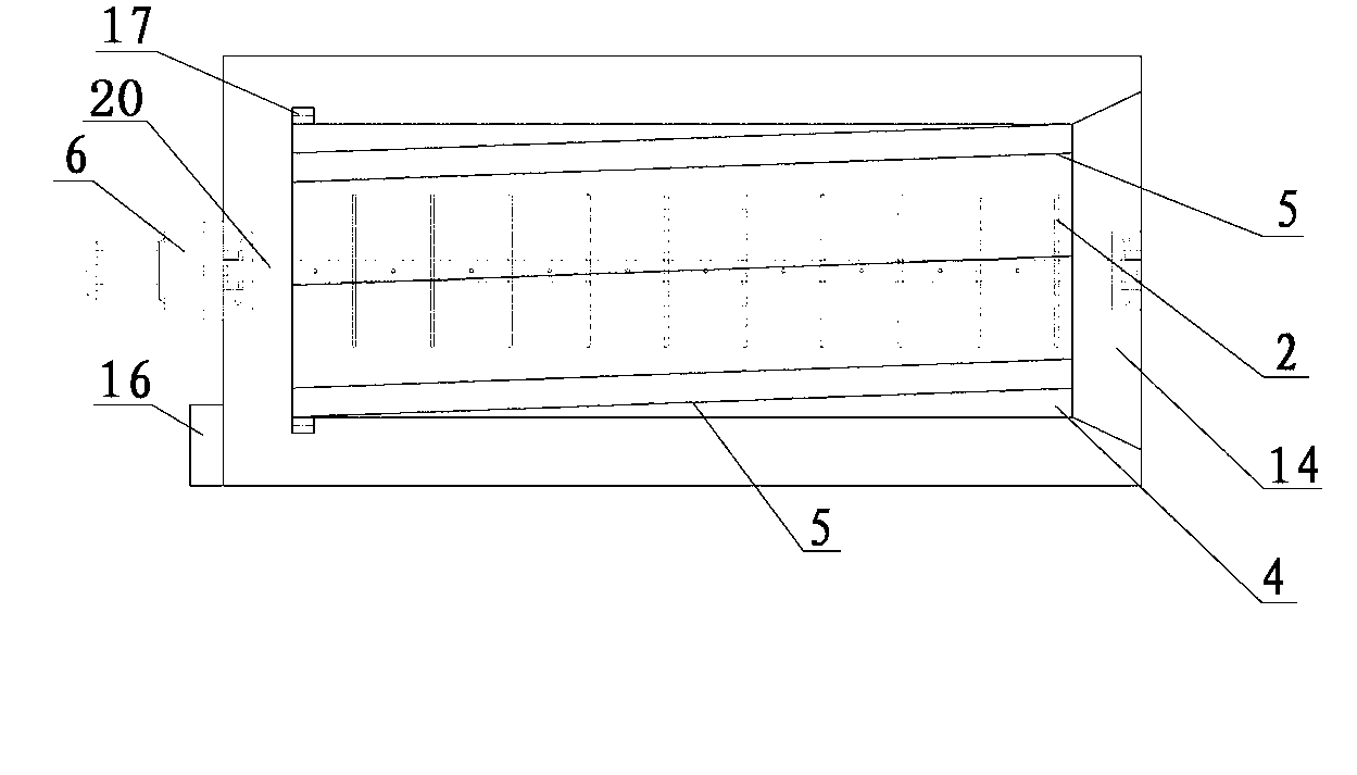 Integral garbage crushing and sorting machine and garbage disposal method thereof