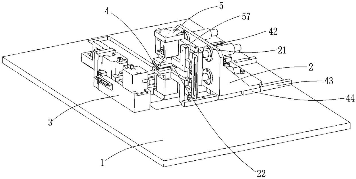 Pipe fitting extrusion forming device and automatic pipe fitting terminal machine using same