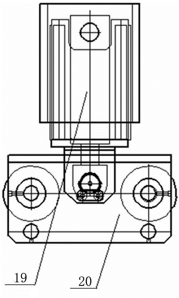 Mining automatically-moving equipment train capable of stepping forward along roadway