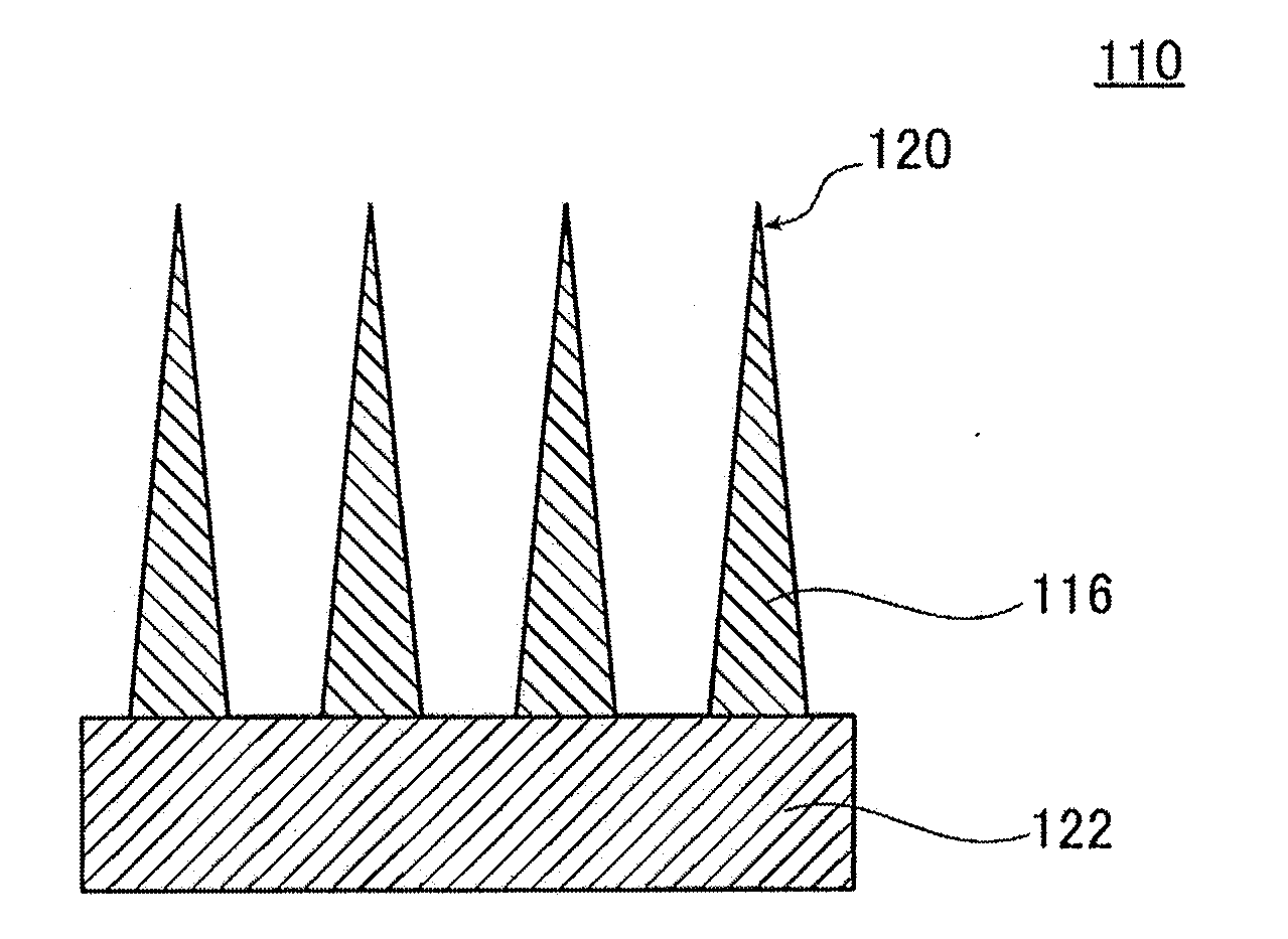 Microstructure and method of manufacturing the same