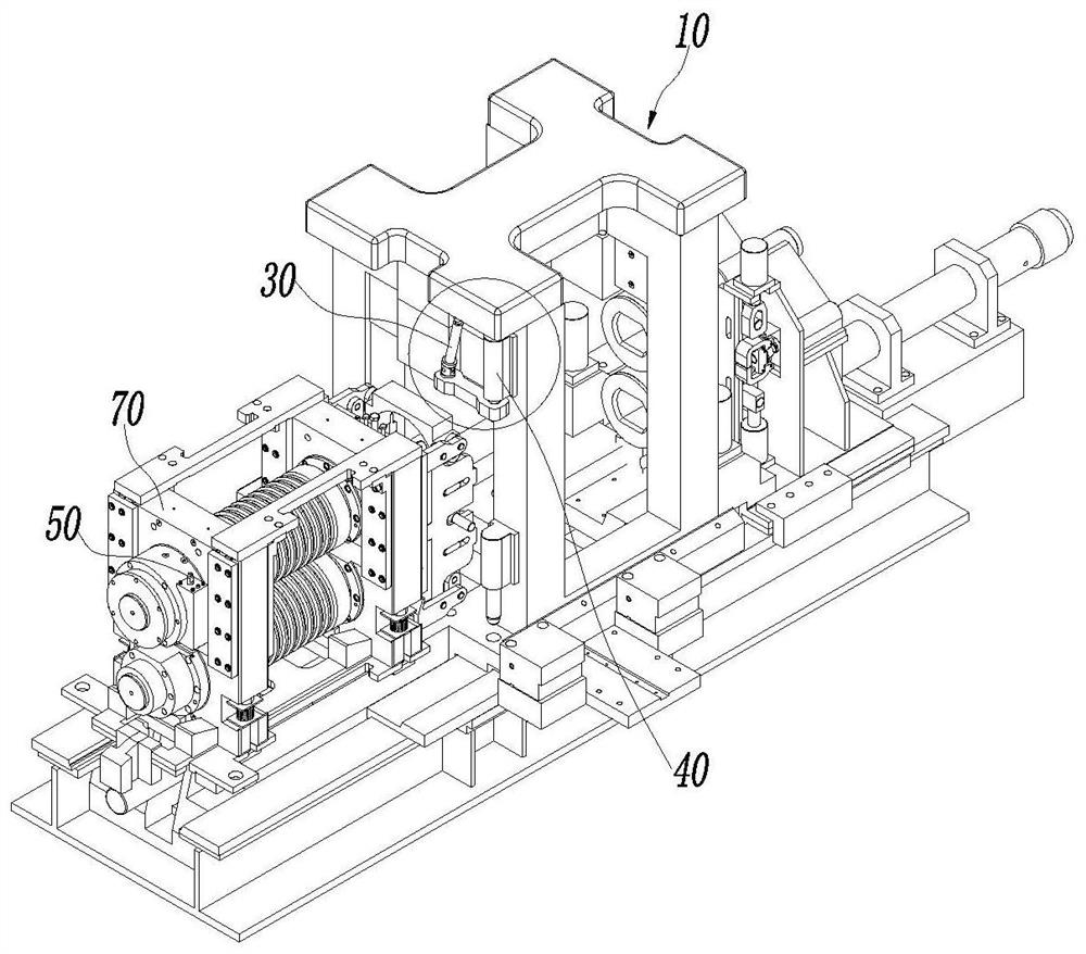 Axial adjusting device of rollers