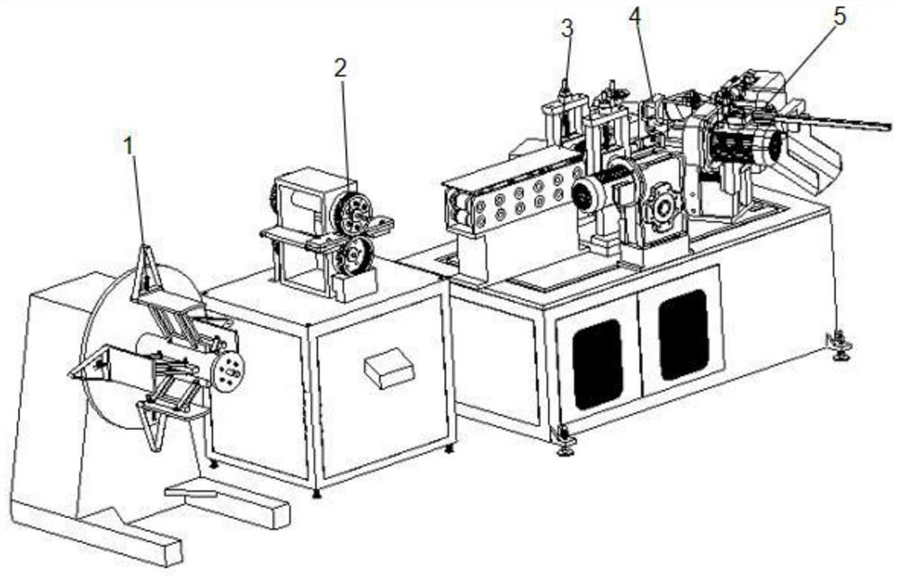 A continuous molding device for filter center pipe