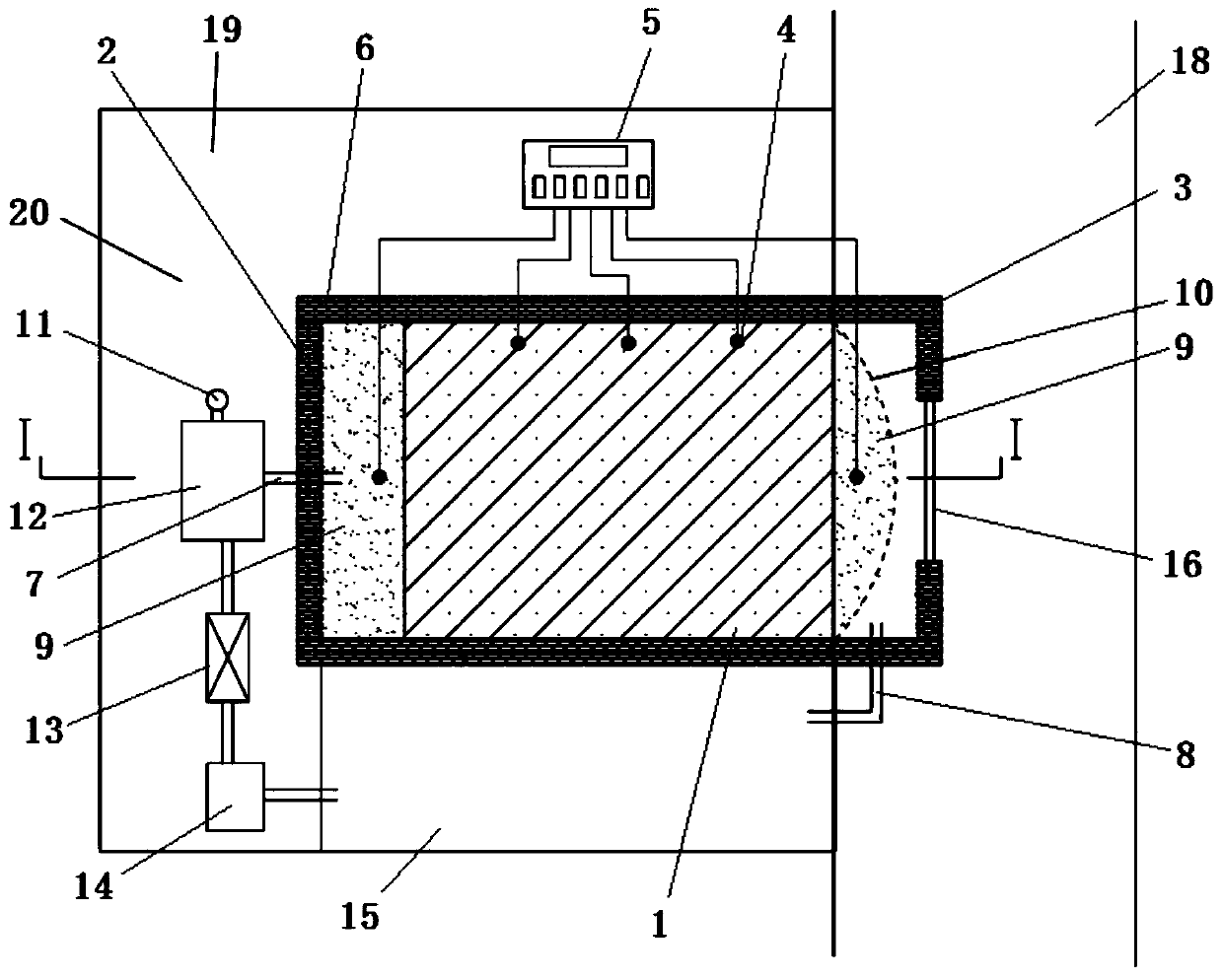 Test device and method for determining dislocation interface seepage failure hydraulic gradient through unidirectional flow in-situ test