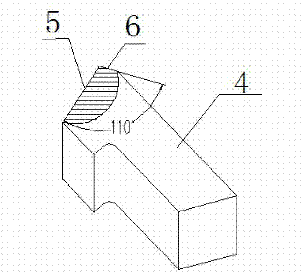 Lathing device for iron core of efficient motor without end plate at two ends and machining method thereof