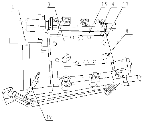 Mechanical paw integrating automatic insert grabbing function and automatic insert placing function