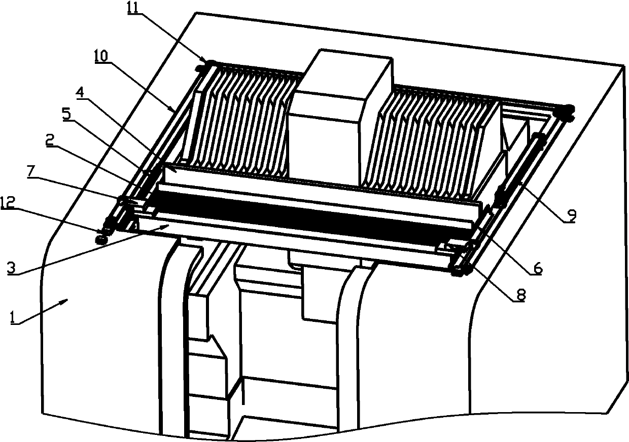 Device for automatically opening and closing flexible bellow of machine tool cover