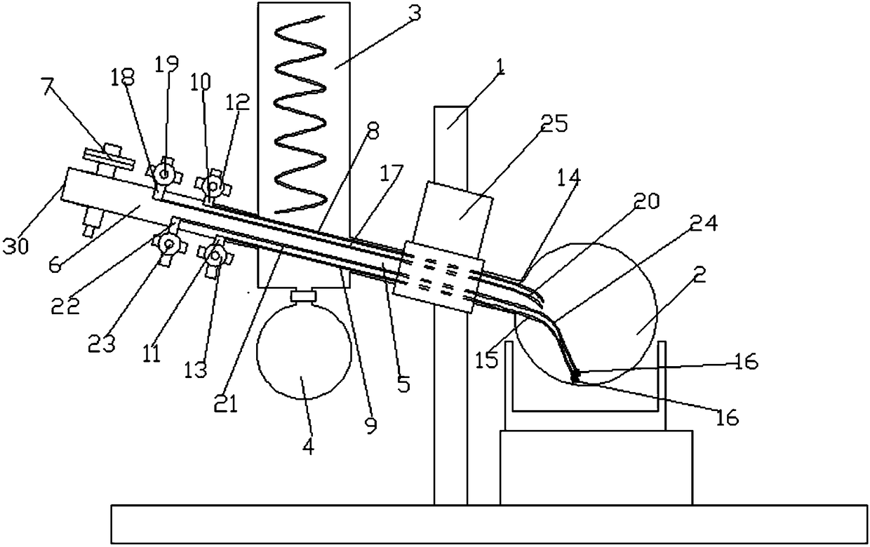 Rotary evaporator capable of automatically controlling continuous feeding and discharging