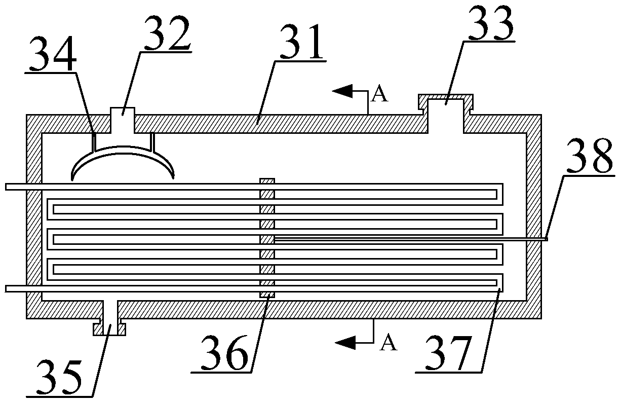 Shell-and-tube type water condenser with single system