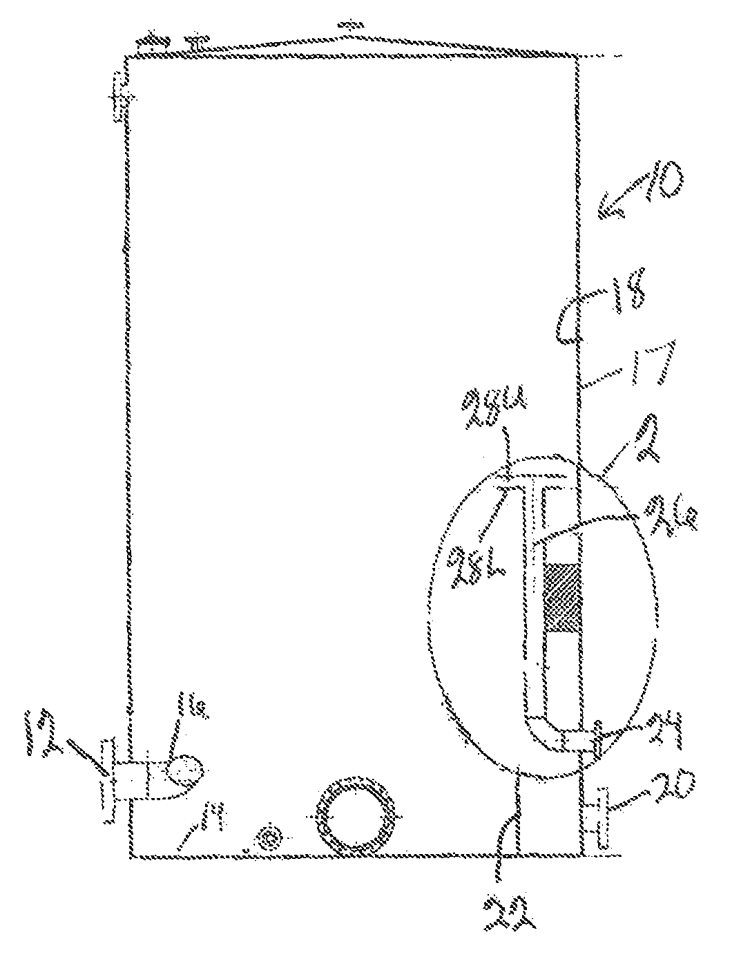 Highly retentive automatically skimmable tank