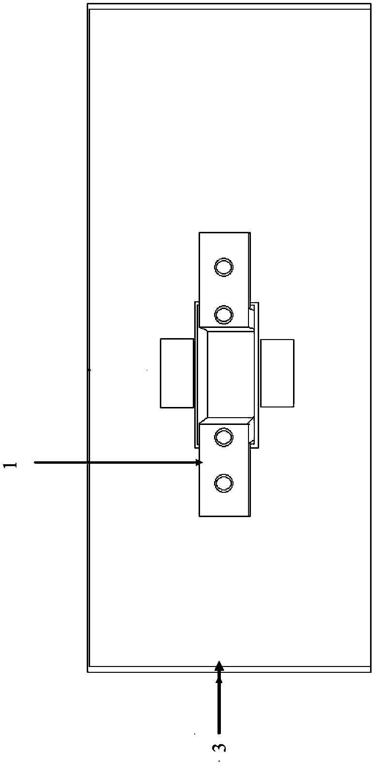 Installation device and method of radio frequency power amplifier with radiating and grounding performances