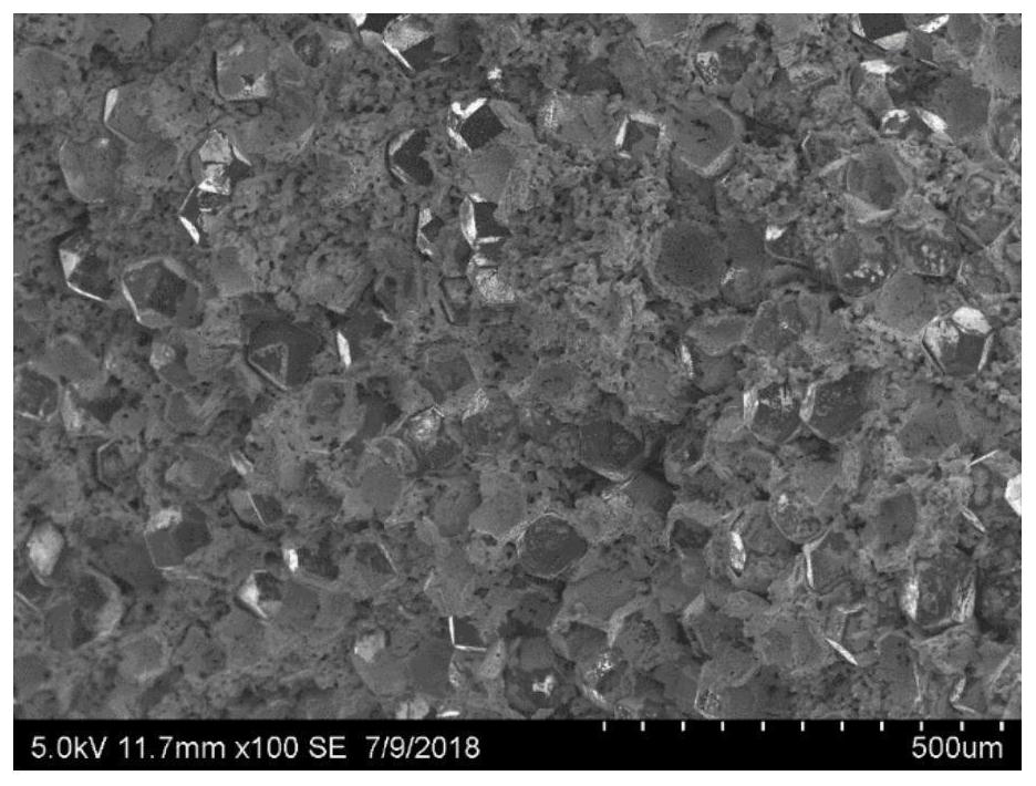 A kind of tungsten-plated diamond particles, tungsten-plating method, its application as copper-based reinforcing phase and obtained diamond/copper composite material