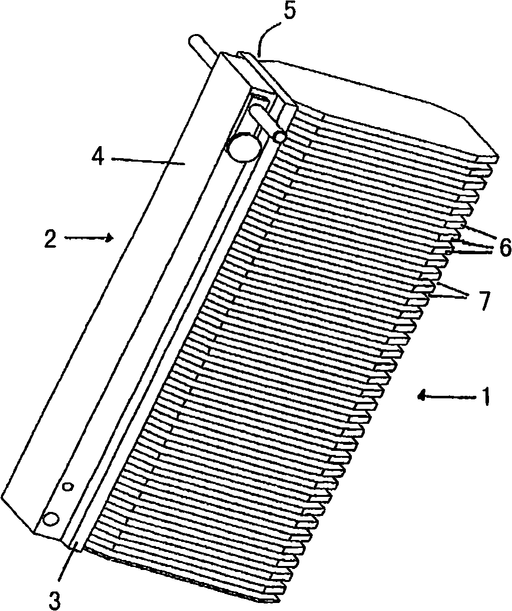 Apparatus and method for cleaning of objects, in particular of thin discs