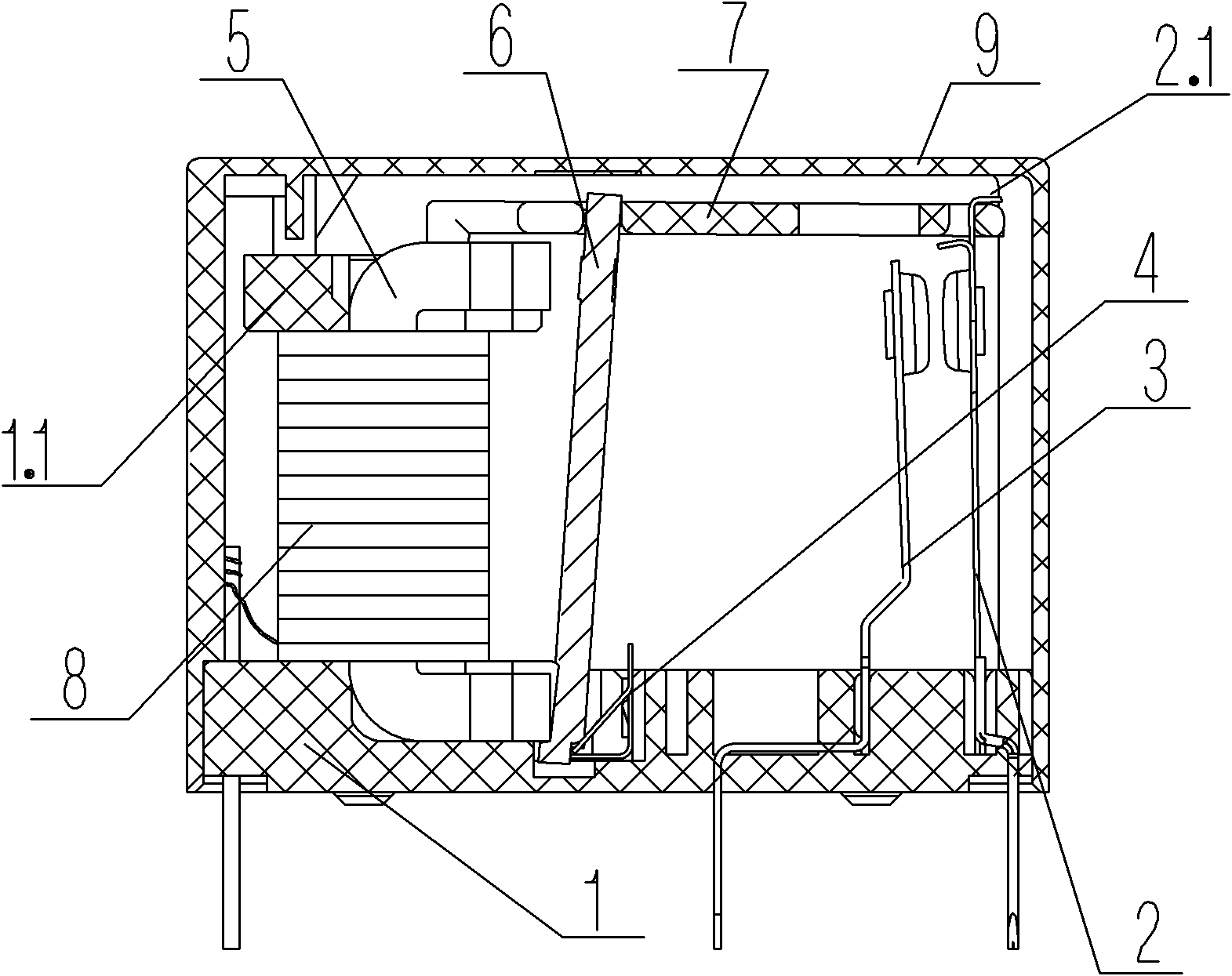 Electromagnetic relay with simple structure and strong shock resistance