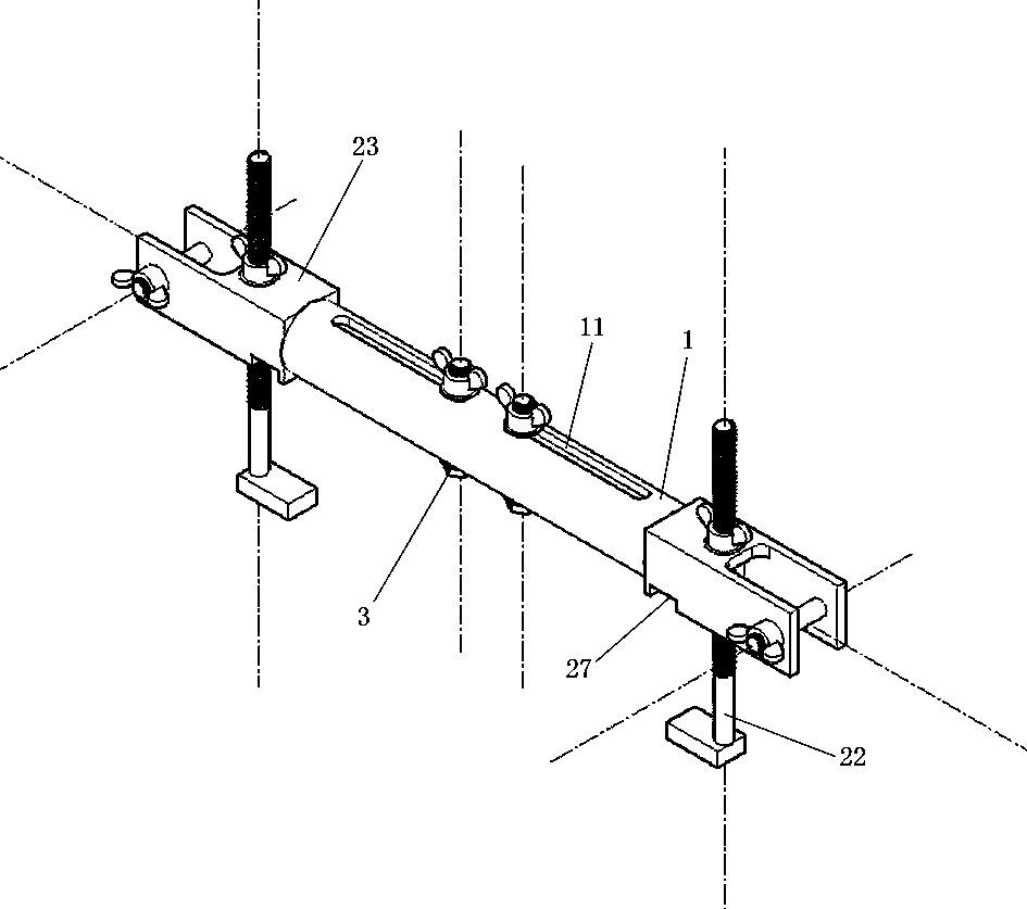 Large-span telescopic universal tower head fixture