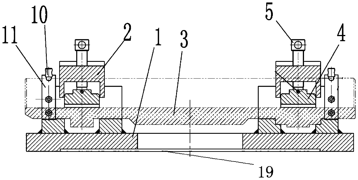 Arc plate stepped hole machining device and machining method