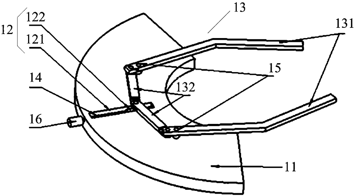 Alternative movable mechanism applied to offshore oilfield wellhead platform pipeline rack