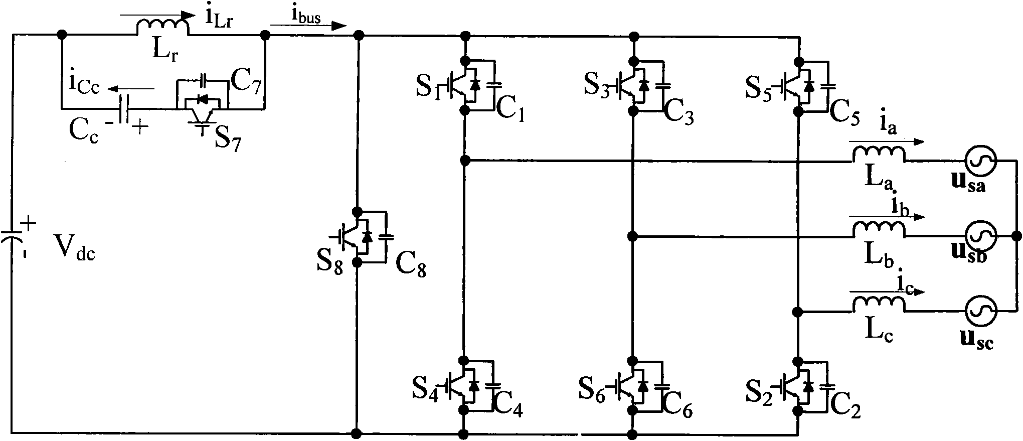 Soft switching three-phase gird-connected inverter additionally provided with freewheeling path