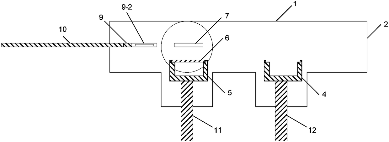 Sample conveying system applied to vacuum interconnection system