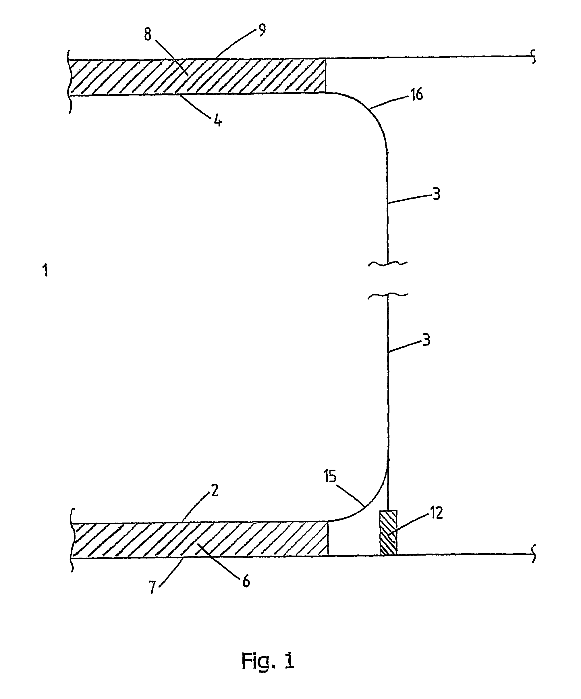 Ship with liquid transport tanks provided with deformation absorbers