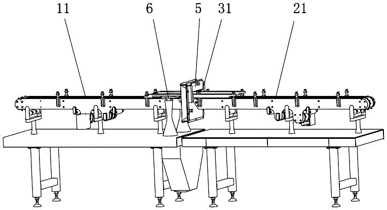 A bottle conveying device across a clean area