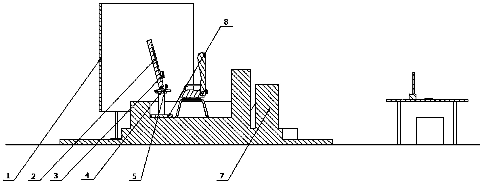 Stress aid decision making experimental device and method based on interaction of multiple sensing channels