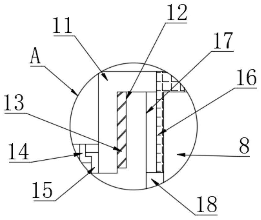 Perfume glass bottle capable of saving labor during screwing