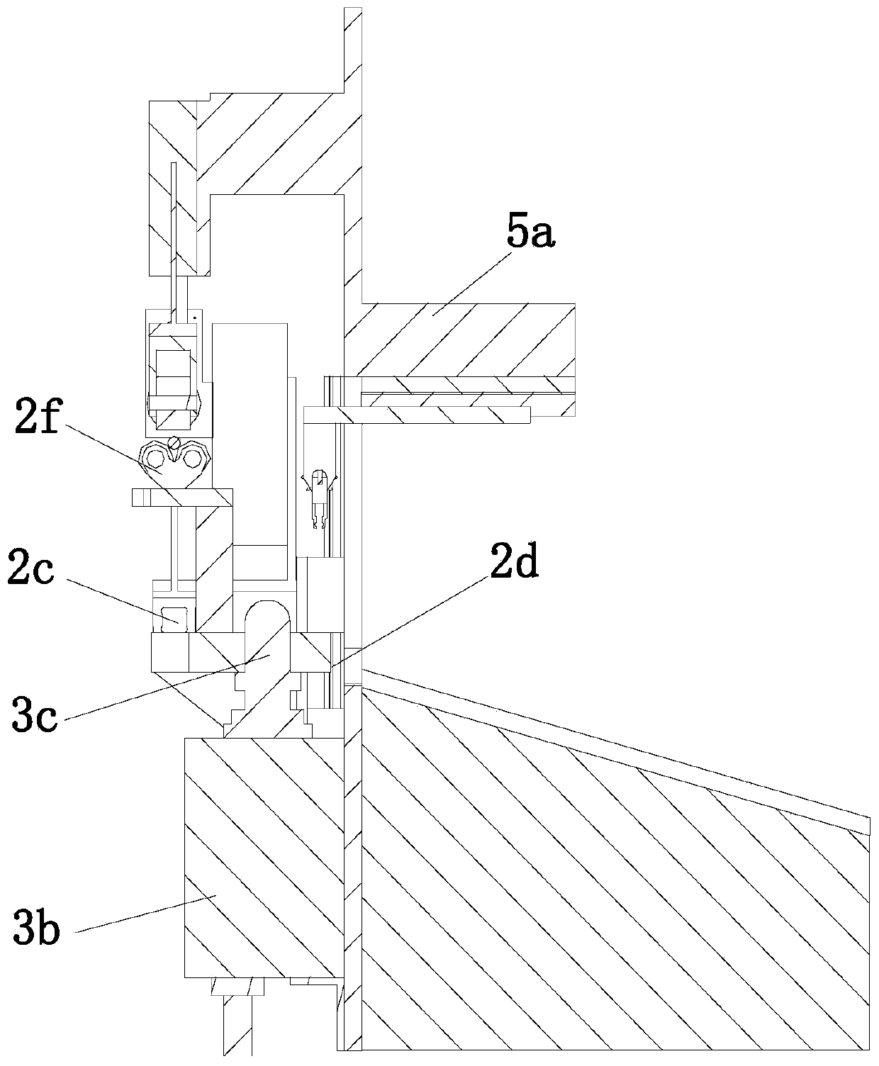 Circumference-symmetrical automatic pressure straightening machine for slender shaft