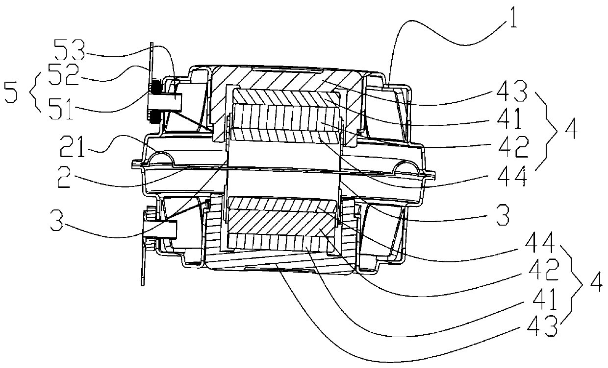 Loudspeaker for enhancing low-frequency response