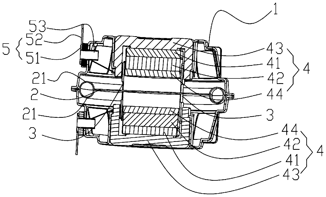 Loudspeaker for enhancing low-frequency response