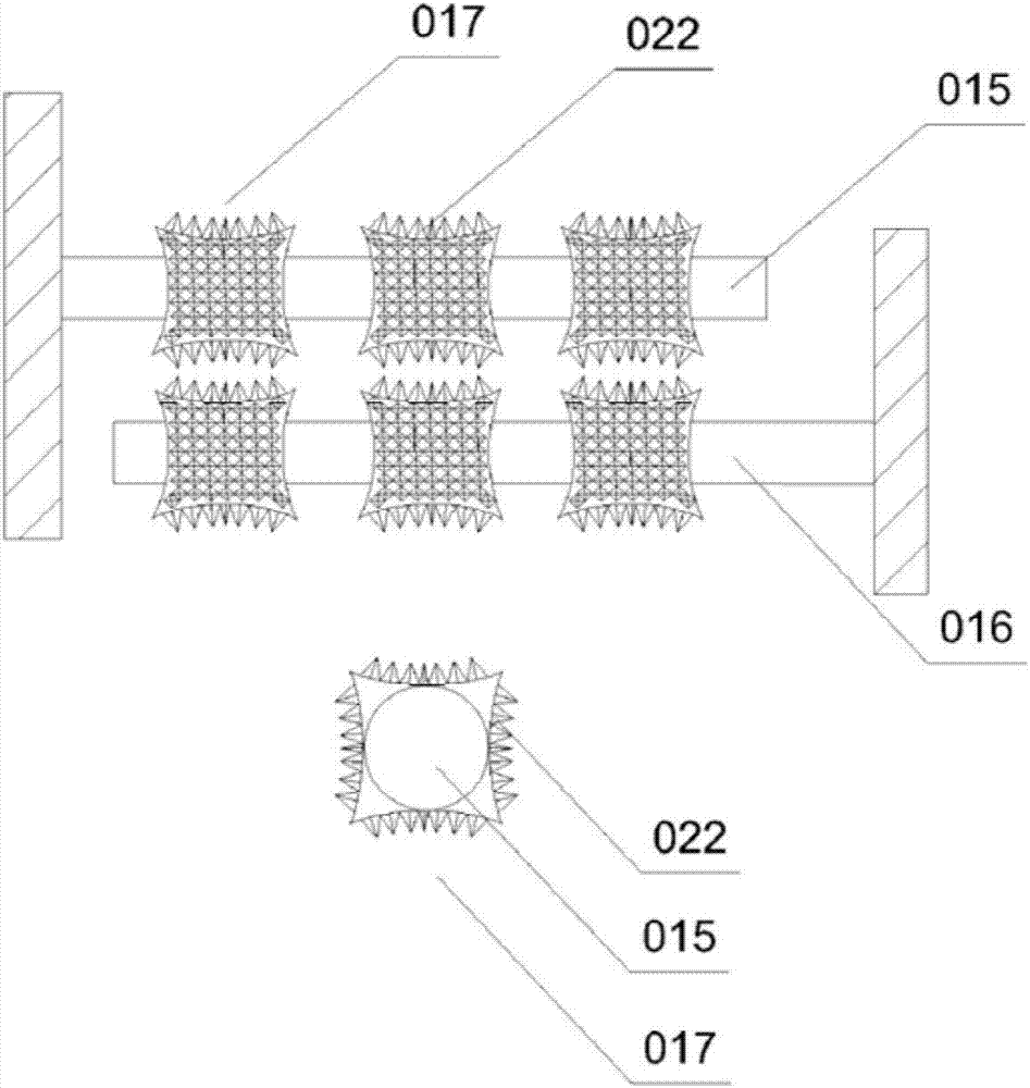 High-efficient crushing device for raw materials of thermal insulation bricks