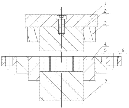 Preforming forging die of sector-shaped forge piece