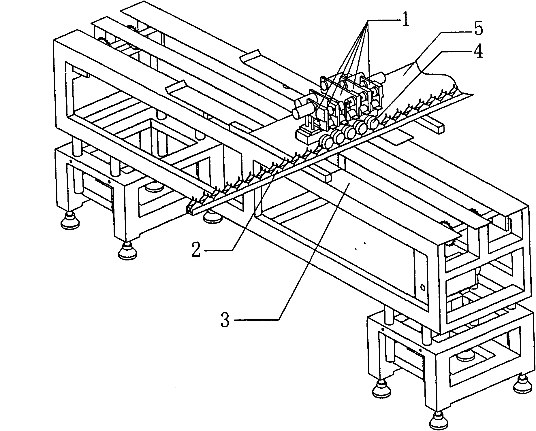 Crank rocker type egg poking mechanism