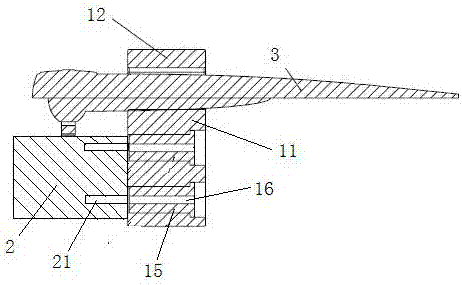 Soft lens clamping instrument and installation structure of soft lens clamping instrument on soft lens surgery assisting robot