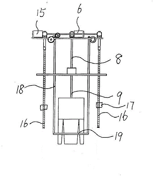 Fermented grains discharging device for liquor making