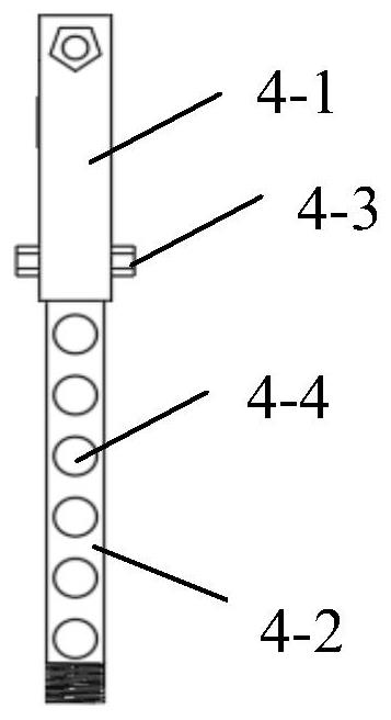 Construction supporting device suitable for low space under variable cross-section beam